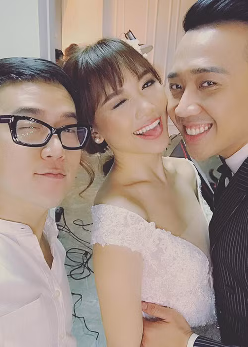 Mới đây, cặp đôi đã lộ những “bằng chứng” về đám cưới vào ngày 25/12. Đám cưới sẽ là cái kết đẹp cho chuyện tình của hai nghệ sĩ này. (Ảnh: Facebook nhân vật)