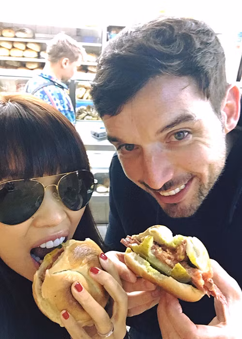 Còn nhớ, vào tháng 7 vừa qua, Hà Anh đã kết hôn với ông xã mang quốc tịch Anh tên Olly Dowden sau 2 năm hẹn hò. (Ảnh: Facebook nhân vật)