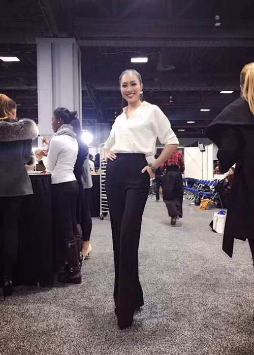 Dieu Ngoc tu tin do sac cung duong kim Hoa hau The gioi-Hinh-11