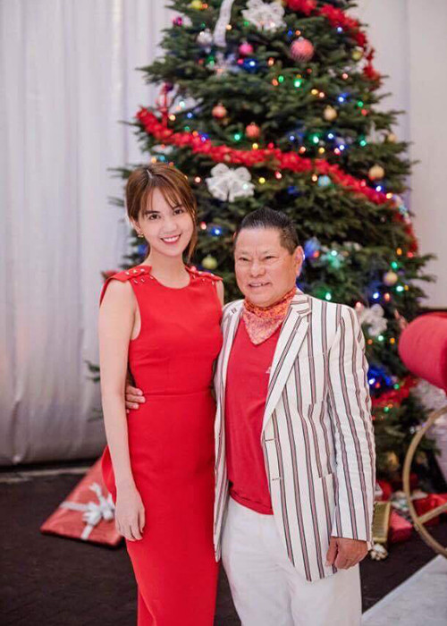 Theo chia sẻ của tỷ phú Hoàng Kiều, trong thời gian tới, ông cũng sẽ tham gia các chương trình từ thiện tại Việt Nam cùng bạn gái. (Ảnh: Facebook Ngọc Trinh)