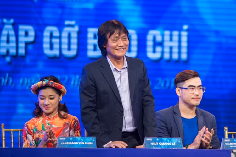 Sáng ngày 1/12, nghệ sĩ Quang Lý qua đời sau một cơn nhồi máu cơ tim. Thông tin khiến nhiều người yêu mến ông vô cùng bàng hoàng, thương tiếc. (Ảnh: Zing)