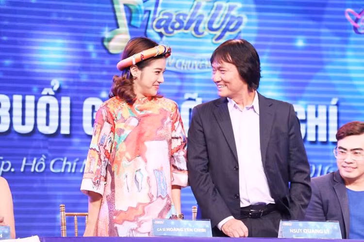 Theo thông tin được Zing đăng tải, nghệ sĩ Quang Lý từng nhập viện vì viêm phổi lúc quay tập 4,5 nhưng sau đó, ông vẫn nhiệt tình ghi hình. (Ảnh: Facebook Hoàng Yến Chibi)