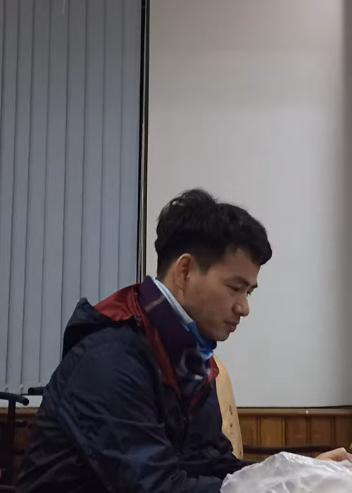 Nghệ sĩ Xuân Bắc cũng có mặt trong buổi tập luyện vào tối ngày hôm qua (30/12). Trong chương trình Táo quân, nam danh hài luôn đảm nhận vai Nam Tào. (Ảnh: Facebook NTK Đức Hùng)