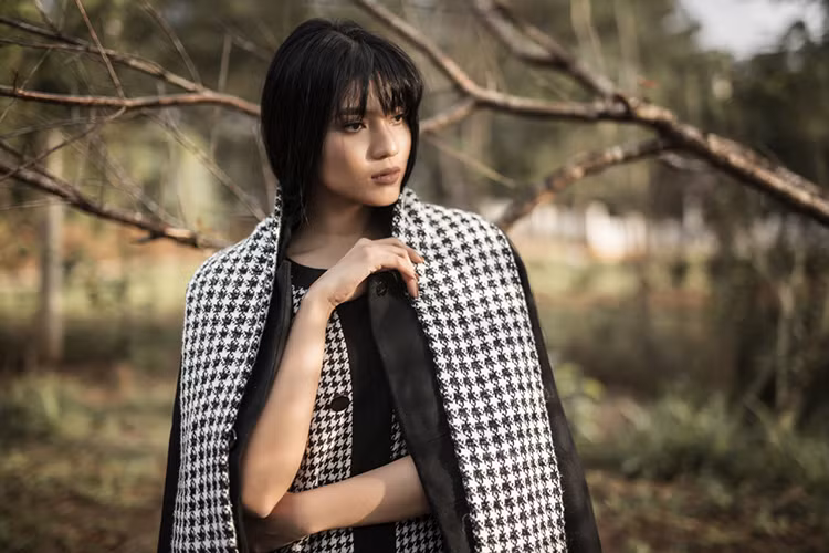 Ngam Truong Thi May dep lanh lung trong rang chieu cuoi nam