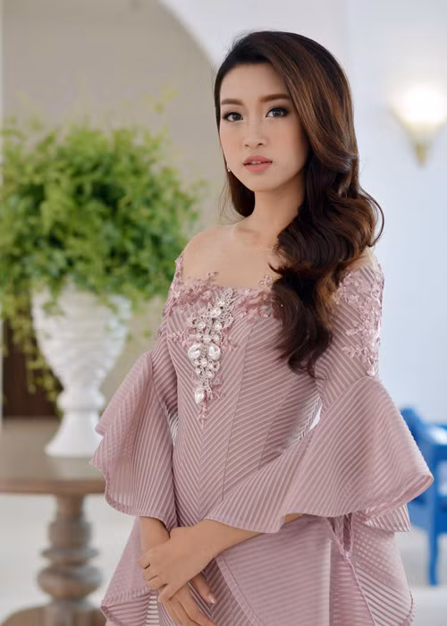 Trước khi đăng quang Hoa hậu Việt Nam 2016, Mỹ Linh từng lọt top 15 cuộc thi Hoa hậu Hoàn vũ Việt Nam 2015. (Ảnh: Facebook nhân vật) 