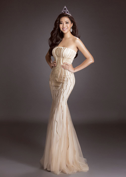  Hoa khôi Diệu Ngọc giành vương miện nhờ nhan sắc đã đến độ chín cùng sự tự tin và bản lĩnh trên sân khấu. (Ảnh: Facebook nhân vật) 