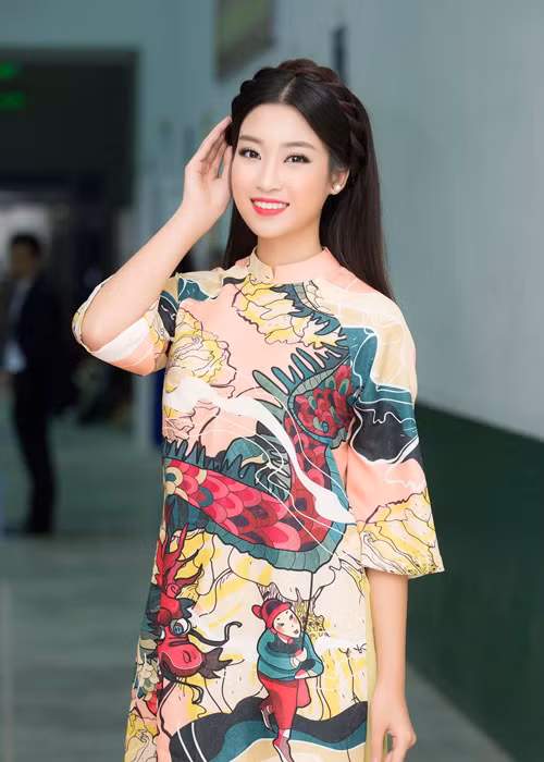 Sau cuộc thi Hoa hậu Việt Nam 2016, Đỗ Mỹ Linh đã trở lại cuộc sống thường nhật của một sinh viên trường Đại học Ngoại thương. (Ảnh: Facebook nhân vật) 