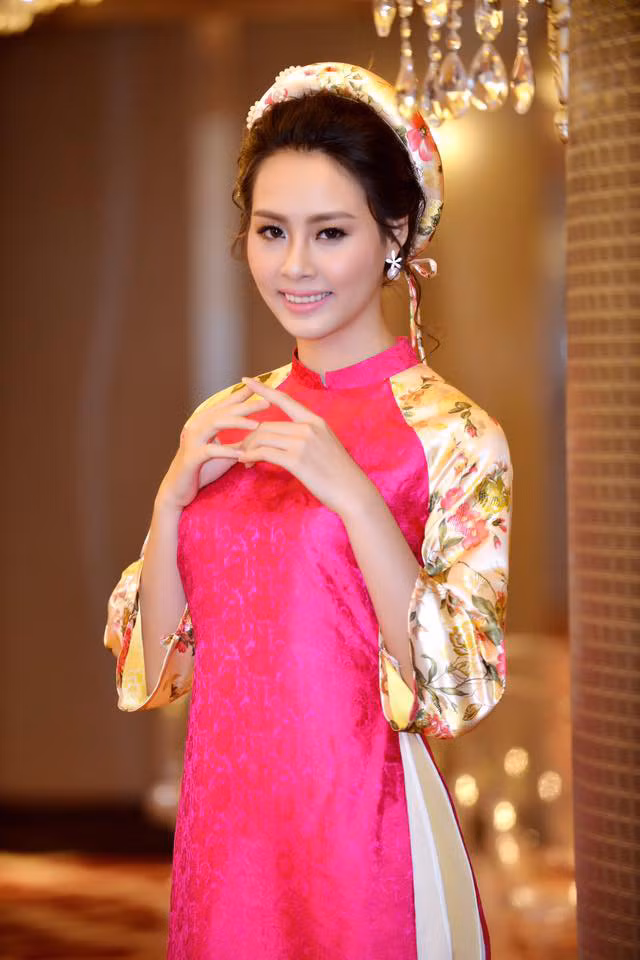 Dù nhận được nhiều lời mời tham dự event nhưng Thùy Trang đều từ chối vì muốn tập trung ôn tập thi tốt nghiệp tại Đại học Kinh doanh và Công nghệ Hà Nội. (Ảnh: Facebook nhân vật) 