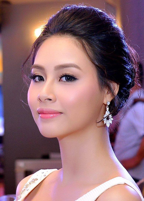 Hoa hậu Thùy Trang sinh năm 1995, đến từ Hòa Bình. Cô sở hữu vóc dáng nuột nà với chiều cao 1m69, cân nặng 50 kg và số đo ba vòng: 89 - 61 - 91. (Ảnh: Facebook nhân vật) 