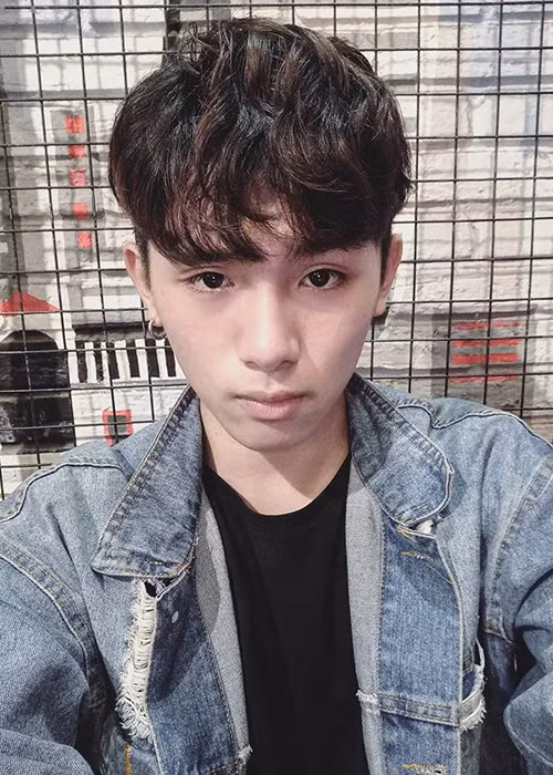 Được biết, chàng hot boy của Sing My Song năm nay 16 tuổi, đến từ Quảng Ngãi. (Ảnh: Facebook nhân vật)