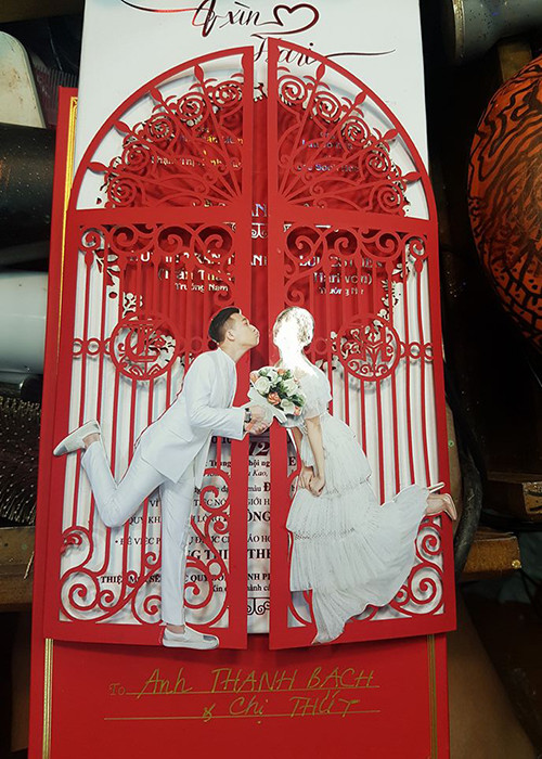 Ngoài Minh Hằng, cặp đôi MC Thanh Bạch - Thúy Nga Paris by night cũng được mời tham dự đám cưới Trấn Thành - Hari Won. Trên trang cá nhân, MC Thanh Bạch vừa gửi lời chúc mừng đến cặp đôi. (Ảnh: Facebook MC Thanh Bạch)