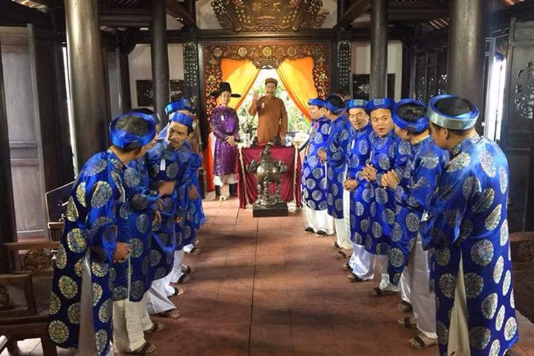 Đảm nhận vai tân tri phủ, Đức Khuê lần đầu tham gia series hài Tết “Chôn nhời” của đạo diễn Phạm Đông Hồng. (Ảnh: Facebook đạo diễn Phạm Đông Hồng)