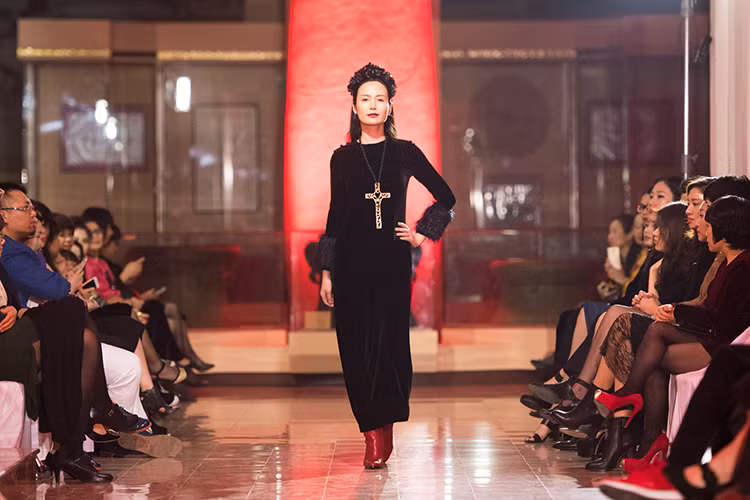 Tối qua (ngày 18/12), Hoa hậu Thu Thủy xuất hiện trong một chương trình thời trang diễn ra tại Hà Nội. 