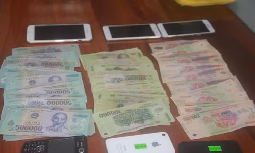 Bat khan cap 20 doi tuong trong duong day ca do tien ty-Hinh-2