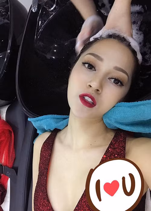 Dịp cuối năm, lịch diễn của Bảo Anh vẫn dày đặc. Theo đó, bạn gái Hồ Quang Hiếu có các show ngày 28, 29, 30 và 31/12 tại các tỉnh thành trong nước. (Ảnh: Facebook nhân vật)