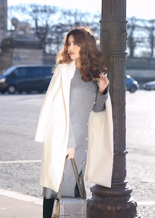 Với kinh nghiệm làm mẫu, Ngọc Duyên dễ dàng có những bức ảnh đẹp mắt, đậm chất thời trang tại “kinh đô ánh sáng” Paris. 