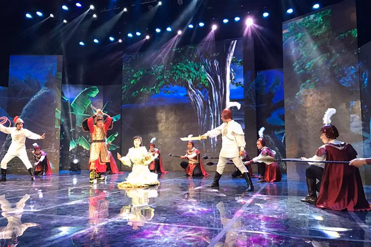 Một số hình ảnh trong buổi ghi hình tối 27/12 của Gala Cười 2017 được một số nghệ sĩ: Tự Long, Minh Quân, MC Thảo Vân chia sẻ trên trang cá nhân. (Ảnh: Facebook Minh Quân)