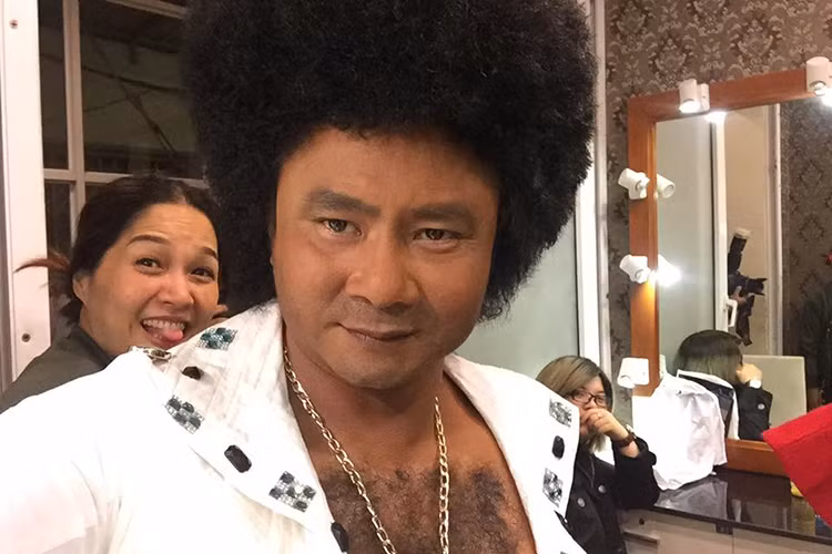 Tối qua (ngày 27/12), buổi ghi hình Gala cười 2017 đã diễn ra tại Trung tâm nghệ thuật Âu Cơ, Hà Nội. (Ảnh: Facebook danh hài Tự Long)