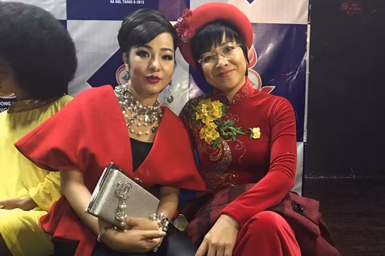 Gala Cười năm nay còn có sự góp mặt của danh hài Thúy Nga. Cô sẽ cùng với nghệ sĩ Hoàng Sơn mang đến tiểu phẩm “Món nợ khó đòi”. (Ảnh: Facebook MC Thảo Vân)