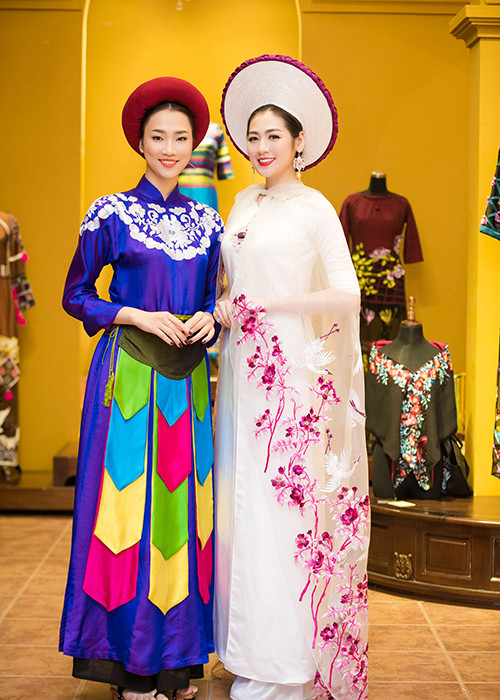 Trong sự kiện chiều qua, Á hậu Tú Anh có dịp gặp gỡ Phạm Thủy Tiên - top 10 cuộc thi Hoa hậu Việt Nam 2016.