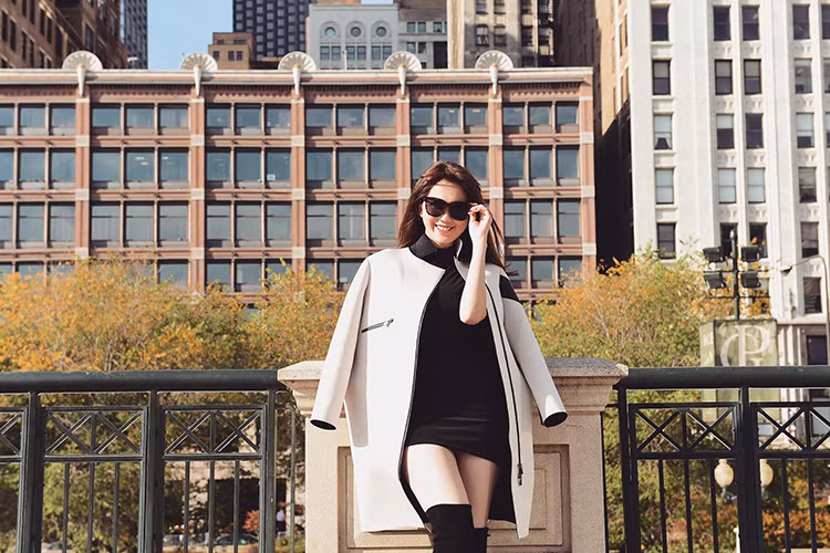 Gu thoi trang cua Ngoc Trinh khi sang My gap ban trai