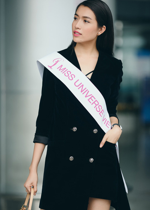 Được biết, Á hậu 2 cuộc thi Hoa hậu Hoàn vũ Việt Nam 2015 sang Philippines cùng giám đốc quốc gia - Á hậu Dương Trương Thiên Lý. 