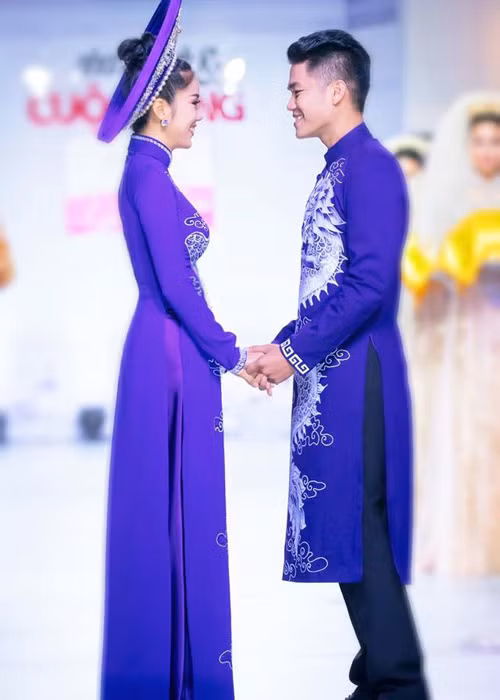 Sau 7 tháng hẹn hò, Lê Phương và Trung Kiên dự định làm đám cưới vào cuối năm 2016. Tuy nhiên, do một số sự cố, đôi uyên ương dời hôn lễ đến sau Tết Nguyên đán 2017. Hiện tại, trên trang cá nhân, Lê Phương vẫn thường xuyên chia sẻ hình ảnh hạnh phúc bên bạn trai mới. (Ảnh: Facebook nhân vật)