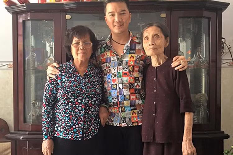 Dieu it biet ve nhung nguoi than cua Dam Vinh Hung