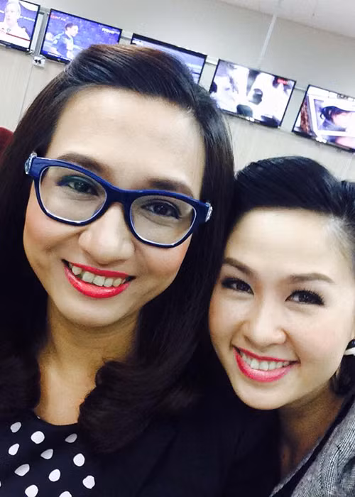 Chan dung BTV sap roi ban tin Thoi su 19h VTV1-Hinh-6