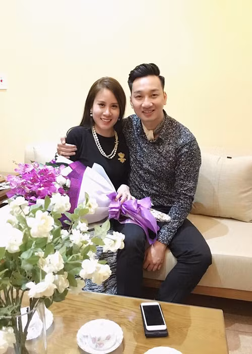 Nhin lai chuyen tinh cua MC Thanh Trung va ban gai 9X-Hinh-14