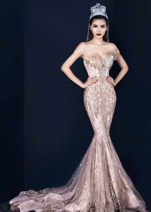 Nữ hoàng Sắc đẹp Toàn cầu 2016 đang muốn hướng tới hình ảnh đa năng với khả năng làm MC, diễn viên và gương mặt quảng cáo. 