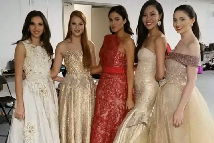 Đáng tiếc, Hoa khôi Áo dài Việt Nam 2016 vẫn trắng tay ở phần thi siêu mẫu. (Ảnh: Facebook nhân vật)