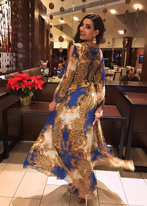 Tân hoa hậu 19 tuổi có thể nói trôi chảy tiếng Pháp, tiếng Anh và tiếng Tây Ban Nha. (Ảnh: Hoa hậu Thế giới)