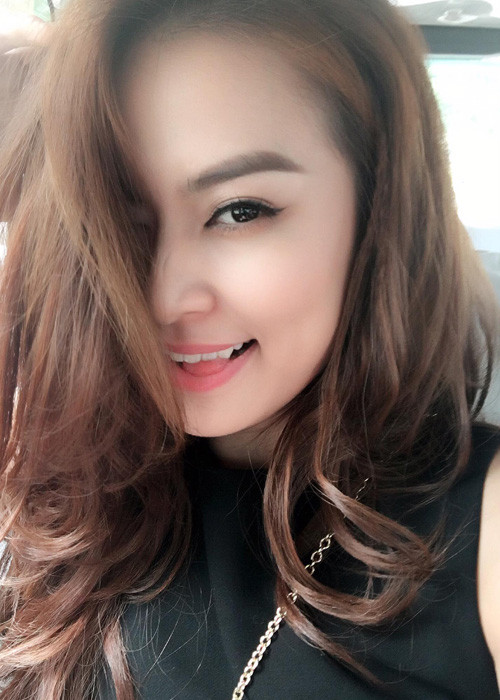 Không nghỉ ngơi như nhiều sao Việt khác, Hoàng Thùy Linh bận rộn chạy show vào dịp Tết dương lịch. Hiện tại, cô đang tham gia buổi duyệt chương trình ở Hải Phòng. (Ảnh: Facebook nhân vật)