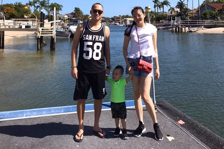 Vào dịp Tết dương lịch 2017, người mẫu Ngọc Thạch cùng ông xã Bình Dương và con trai Ricky cùng tận hưởng chuyến du lịch ở Australia. (Ảnh: Facebook nhân vật)