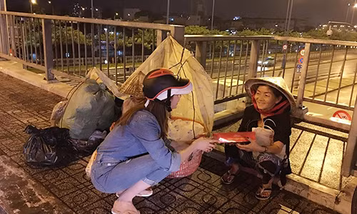 Ngoc Trinh len ke hoach phat 16 tan gao lam tu thien-Hinh-3