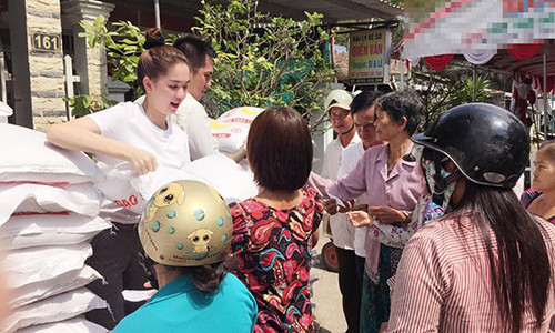 Ngoc Trinh len ke hoach phat 16 tan gao lam tu thien-Hinh-2