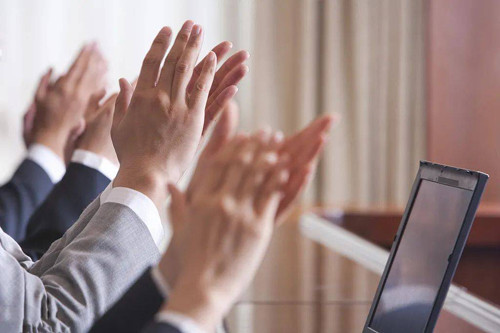 Vỗ tay nhiều cũng là cách bổ sung dương khí cho quý ông. Trung y cho rằng động là dương, tĩnh là âm, nếu nằm yên sẽ tổn hại đến dương, vận động đúng cách có thể thúc đẩy khí huyết lưu thông, dương khí vượng.