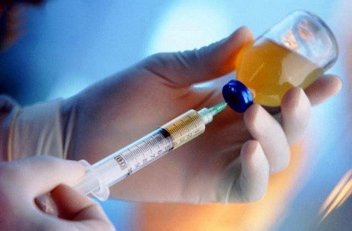 Dung hormone chuyen gioi tiem an rui ro gi voi suc khoe?