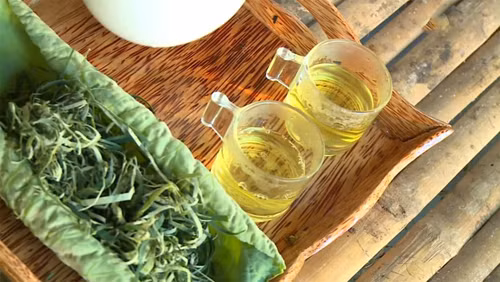 Đáng lưu ý, tác dụng giảm cân của lá sen được đánh giá cao. Làm được điều này là bởi lá sen chứa lượng calo và carbonhydrat có khả năng tạo cảm giác no lâu, hạn chế cảm giác thèm ăn.