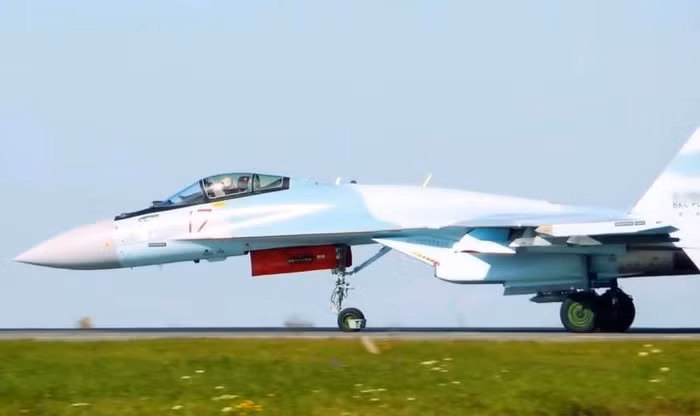 Su-35 cũng được xem là sự kế thừa tự nhiên của Su-27SK trong không quân Ethiopia, các đặc điểm thiết kế chung của loại máy bay này sẽ giúp quá trình chuyển đổi sang một loại chiến đấu cơ mới diễn ra đặc biệt suôn sẻ - từ đào tạo phi công đến cơ sở hạ tầng đảm bảo kỹ thuật.