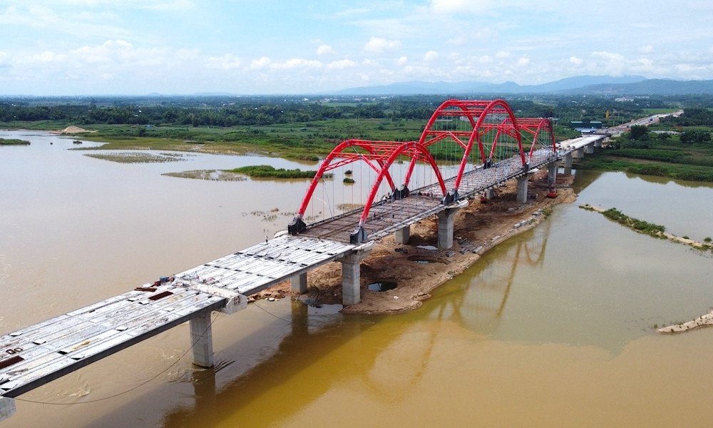 Tân Chủ tịch Quảng Ngãi quyết tâm đẩy mạnh phát triển công nghiệp - Hình 3 Tan Chu tich Quang Ngai quyet tam day manh phat trien cong nghiep-Hinh-3