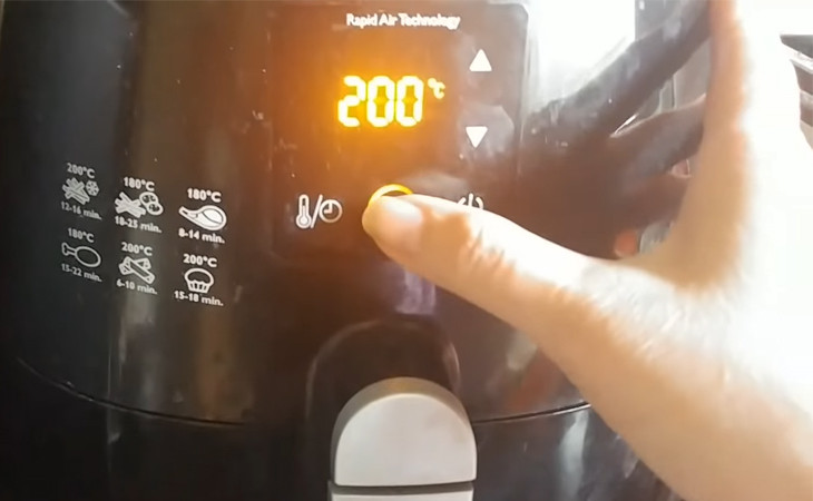 Cách chế biến món tôm đơn giản với nồi chiên không dầu - Hình 2 Cach che bien mon tom don gian voi noi chien khong dau-Hinh-2