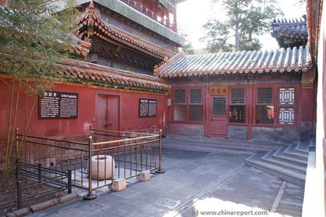 Các cổ vật trong giếng được cho là không còn giữ được hiện trạng ban đầu do nhiều năm bị chôn vùi. Chưa kể người ta còn cho rằng giếng trong cung được liên kết với nhau tạo thành một bể ngầm dưới lòng đất chứ không đơn thuần là có đáy như bình thường. Ảnh CNRP