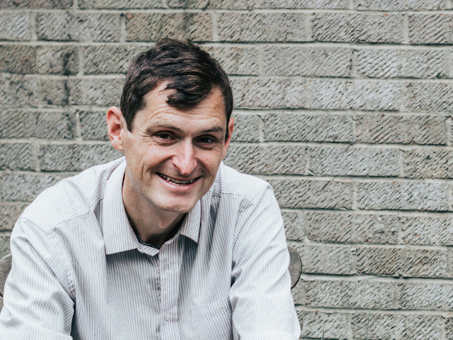 Tác giả chính của nghiên cứu Martin Smith , phó giáo sư ngành cổ sinh vật học tại Đại học Durham ở Anh, cho biết: "Ấu trùng rất nhỏ và mỏng manh, những tưởng sẽ không bao giờ có cơ hội tìm thấy hóa thạch của nó". Ảnh Smith Lab. 