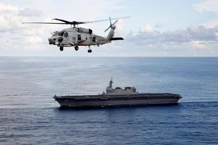 Boong tàu rất rộng, đủ chỗ cho 5 trực thăng hoạt động cùng lúc.