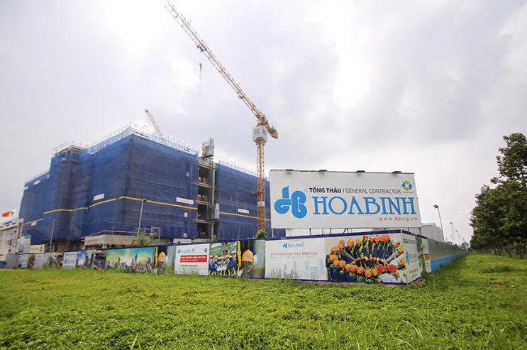 Thay gi tu nghiep vu tam ung chua phu hop va gia han khoan vay cua HBC?