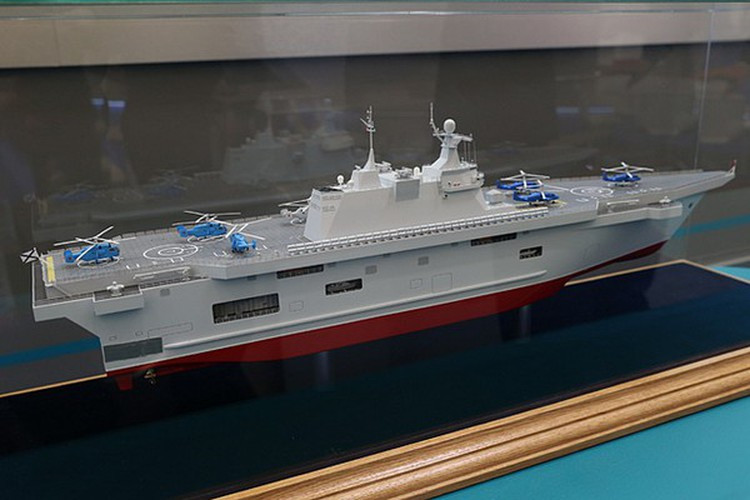 Thứ tư, trở lại với công nghệ trên tàu UDC, điều đáng nhớ là ngày nay Nga không sở hữu trực thăng vận tải, cũng không có máy bay đổ bộ đa năng được sản xuất đặc biệt cho tàu.