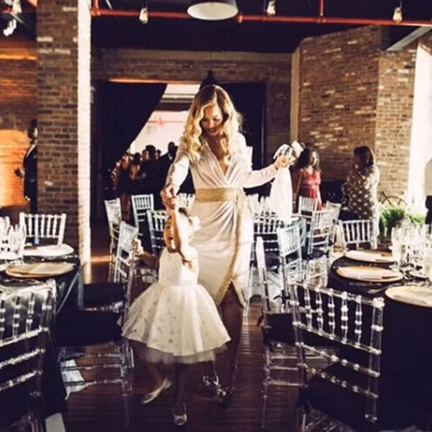 Tháng 9/2015, Yonce và con gái tạo thành một cặp nhảy hoàn hảo từ bước nhảy cho tới bộ váy cùng tông màu kem trong một bữa tiệc.