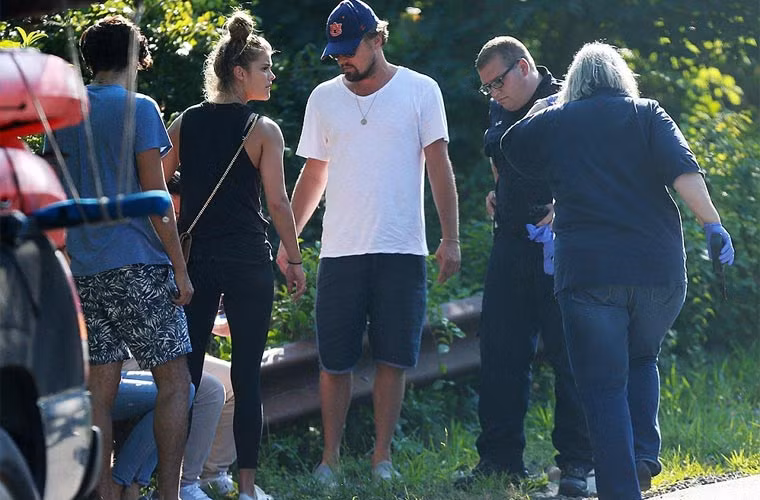 Leonardo DiCaprio nổi tiếng là anh chàng sát gái ở Hollywood. Danh sách người tình dài dằng dặc của anh toàn những người mẫu, diễn viên xinh đẹp như: Toni Garrn, Gisele, Kelly Rohrbach…